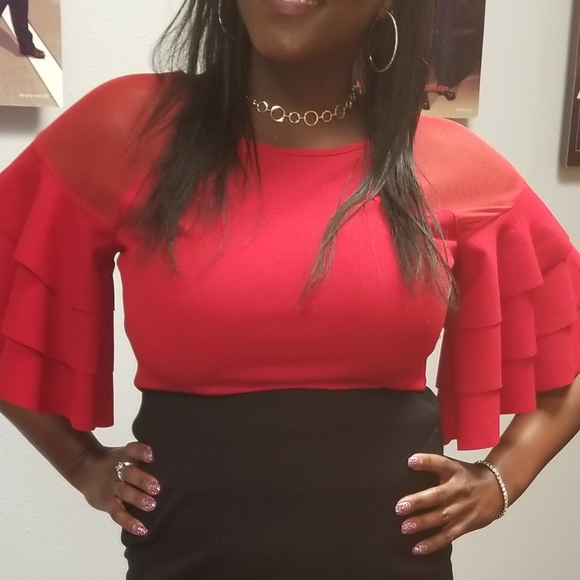 Red Blouse with mesh shoulders & flowy sleeves - Picture 5 of 5